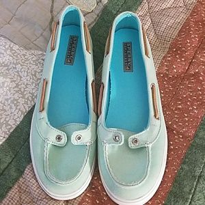 Mint Sperrys